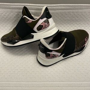 Gently worn, like new GIVENCHY sneakers size 37